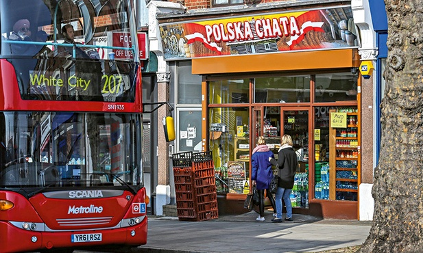 Z polskiej przedsiębiorczości i pracy korzystają nie tylko Polacy mieszkający  w Wielkiej Brytanii. Sklepy z polską żywnością chętnie odwiedzają również sami Brytyjczycy. A niektóre dzielnice  i miasteczka na Wyspach zostały przywrócone  do życia dzięki inicjatywie i zaradności imigrantów z Polski.