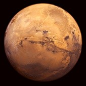 Z badań wynika,  że w przeszłości powierzchnia Marsa była w około 20 proc. pokryta zbiornikami ciekłej wody.