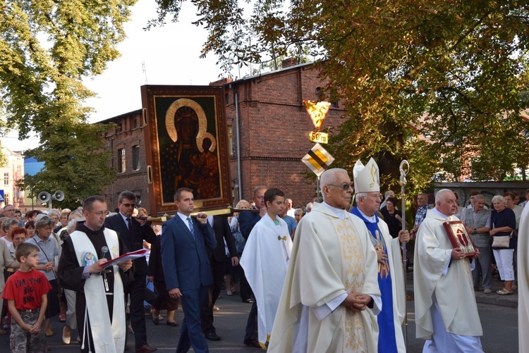 Powitanie ikony MB Częstochowskiej w parafii Wniebowstąpienia Pańskiego w Żyrardowie