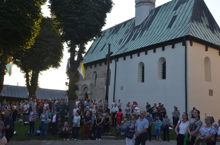 Maryjna wigilia w Sulisławicach 