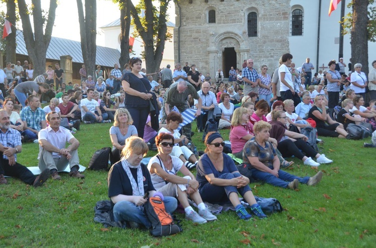 Maryjna wigilia w Sulisławicach 