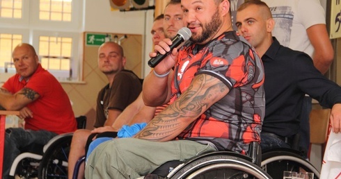 Mistrzowie na wózkach w więzieniu