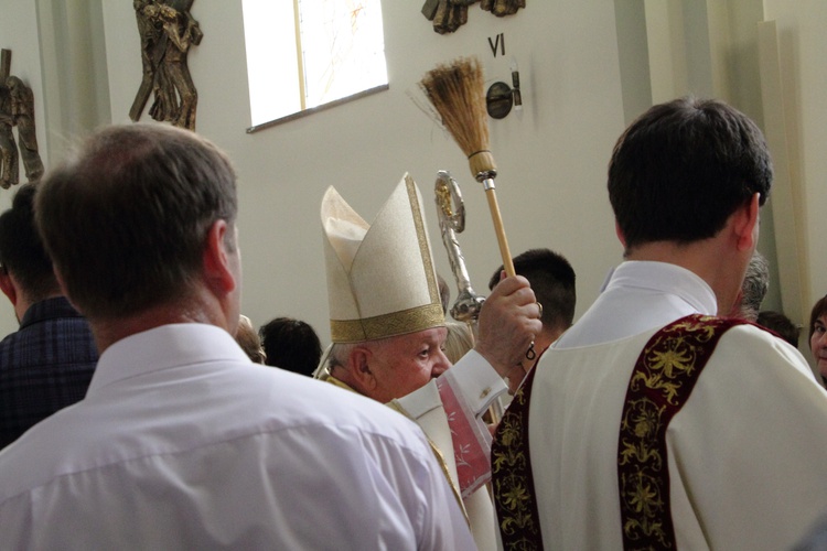 Konsekracja kościoła Chrystusa Króla na os. Gotyk w Krakowie