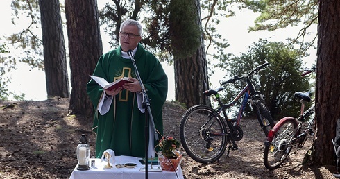 Rowerami do świętego