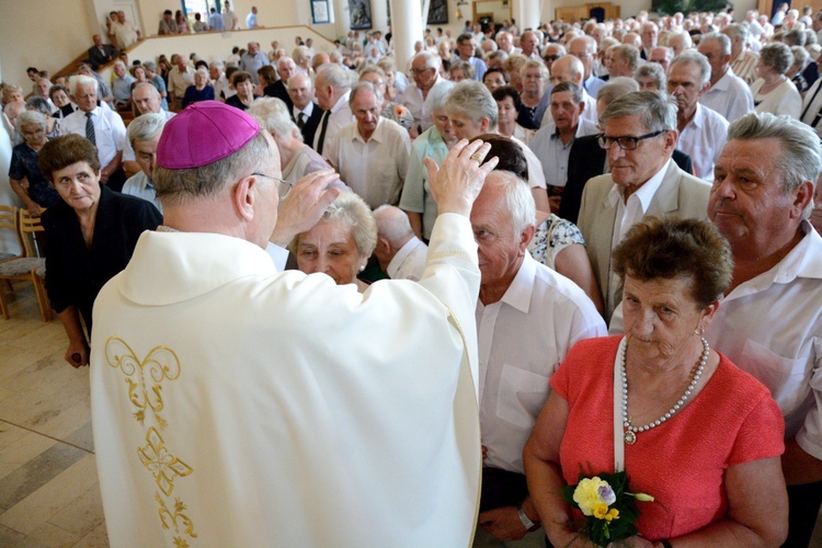 Dziękczynienie złotych jubilatów małżeńskich