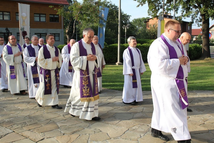 Ostatnie pożegnanie ks. Józefa Strączka w Porąbce - 11 września 2016 r.