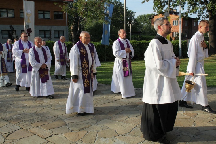 Ostatnie pożegnanie ks. Józefa Strączka w Porąbce - 11 września 2016 r.