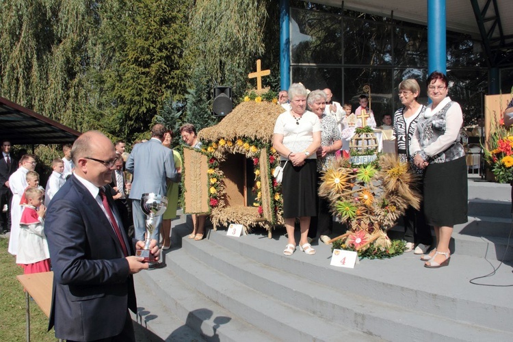 Odpust i dożynki w Trąbkach Wielkich