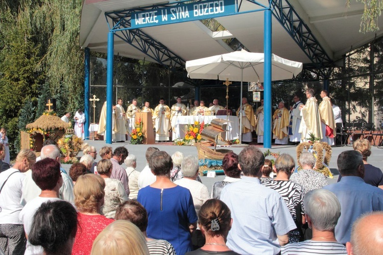 Odpust i dożynki w Trąbkach Wielkich