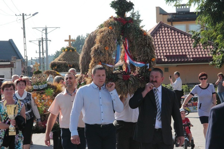 Odpust i dożynki w Trąbkach Wielkich