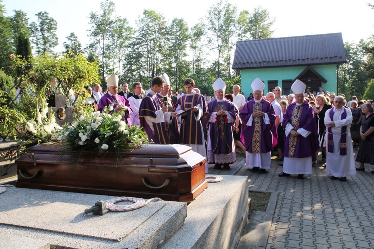 Pogrzeb ks. Józefa Strączka w Porąbce - 12 września 2016 r.