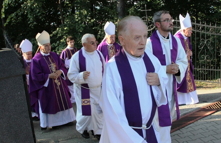 Pogrzeb ks. Józefa Strączka w Porąbce - 12 września 2016 r.