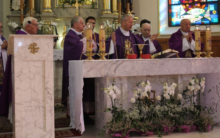 Pogrzeb ks. Józefa Strączka w Porąbce - 12 września 2016 r.