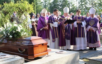 Pogrzeb ks. Józefa Strączka w Porąbce - 12 września 2016 r.