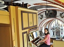 ►	W niedzielę 18 września o 15.00 Kornelia Cichoń zagra koncert w Bliszczycach na organach zbudowanych przez J. Habela.