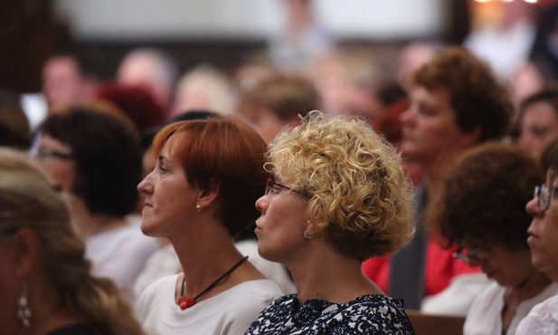 Katechetki podczas Mszy św. inaugurującej nowy rok katechetyczny