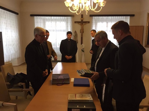 Wizyta abp. Skworca u śląskich kapłanów pracujących w Czechach