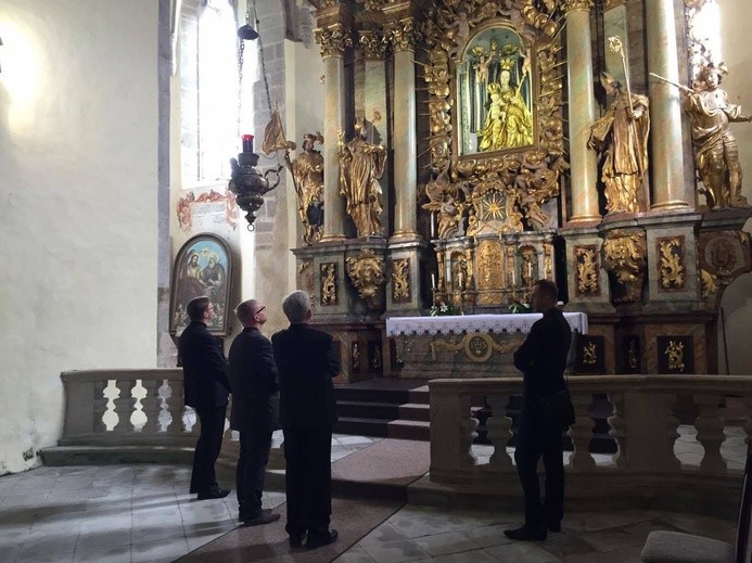 Wizyta abp. Skworca u śląskich kapłanów pracujących w Czechach