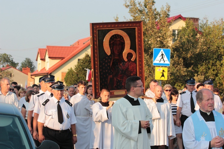 Powitanie ikony MB Częstochowskiej w Miedniewicach