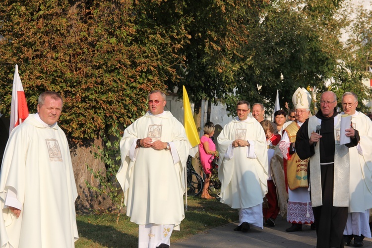 Powitanie ikony MB Częstochowskiej w Miedniewicach