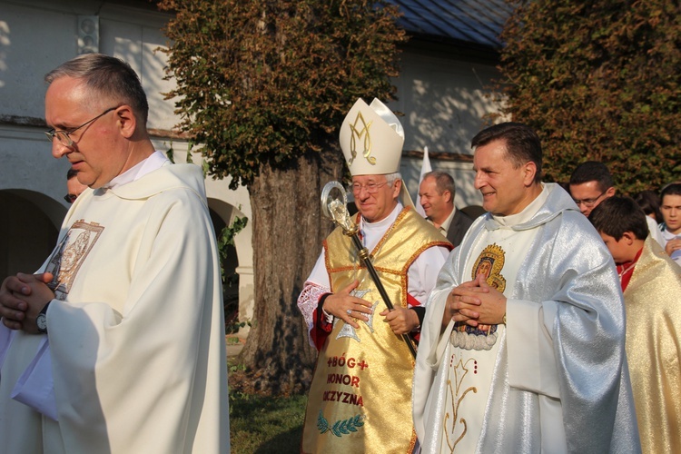 Powitanie ikony MB Częstochowskiej w Miedniewicach