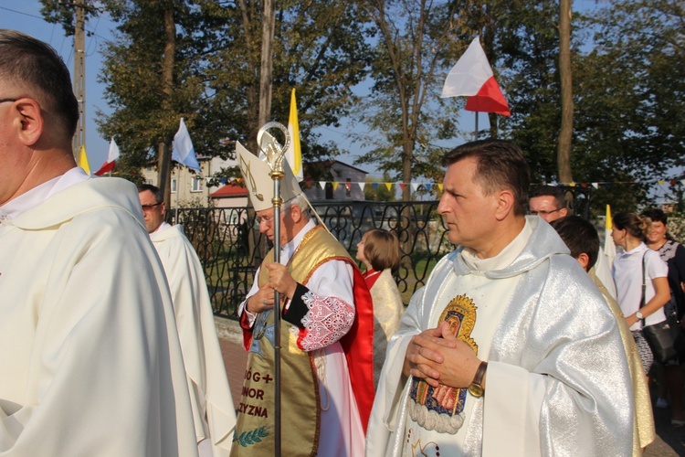 Powitanie ikony MB Częstochowskiej w Miedniewicach