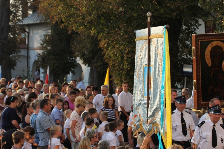 Powitanie ikony MB Częstochowskiej w Miedniewicach