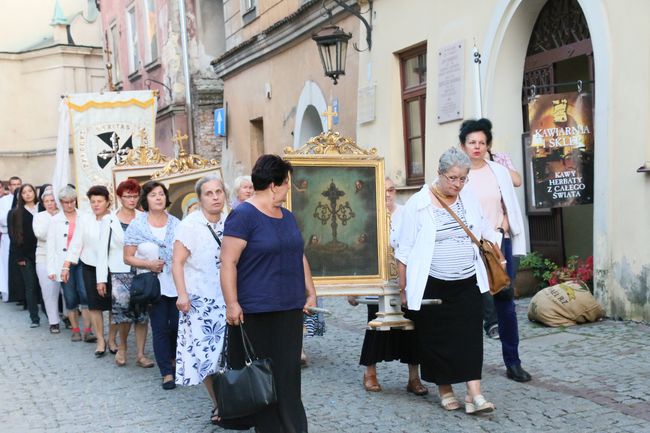 Procesja z relikwiami