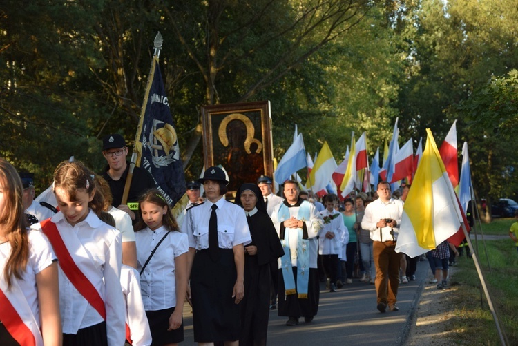 Powitanie ikony MB Częstochowskiej w Jesionce