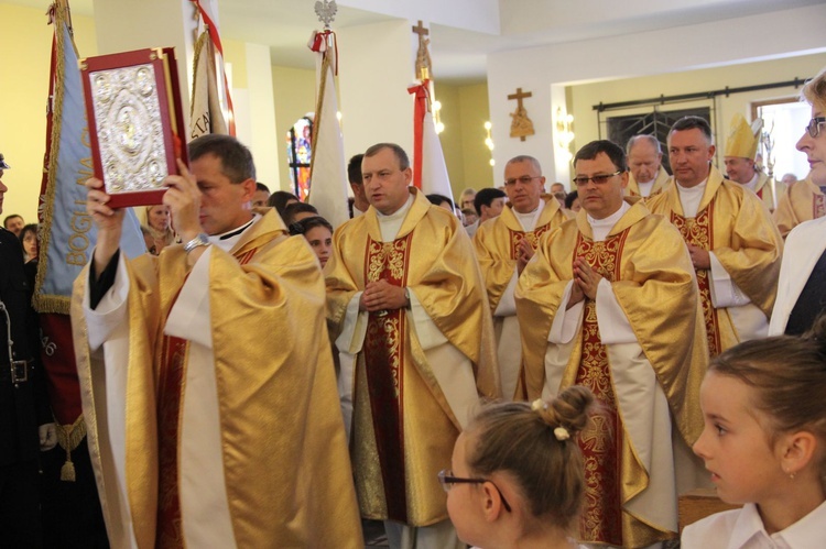 Szkoła z imieniem ks. Jana Reca