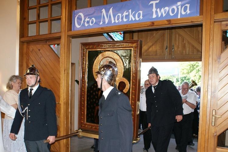Powitanie ikony MB Częstochowskiej w Puszczy Mariańskiej