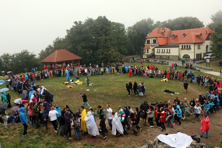 Spotkanie Młodych "W górę serca!" na Ślęży 
