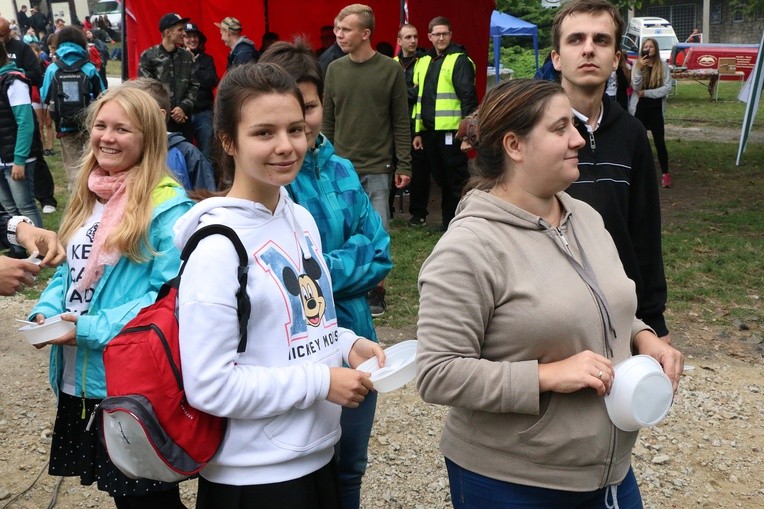 Spotkanie Młodych "W górę serca!" na Ślęży 