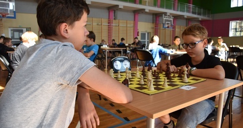 Rozgrywki szachowe towarzyszą od lat pielgrzymce dzieci i młodzieży do Rostkowa