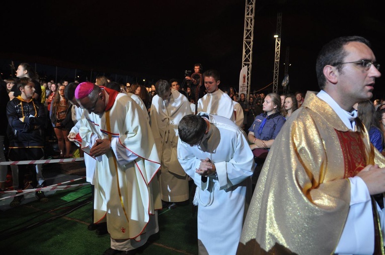 Czuwanie Młodych w Skrzatuszu, cz. III