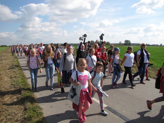 Diecezjalna pielgrzymka dzieci do Rostkowa