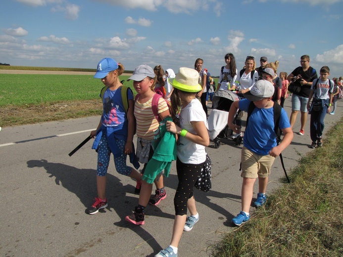 Diecezjalna pielgrzymka dzieci do Rostkowa