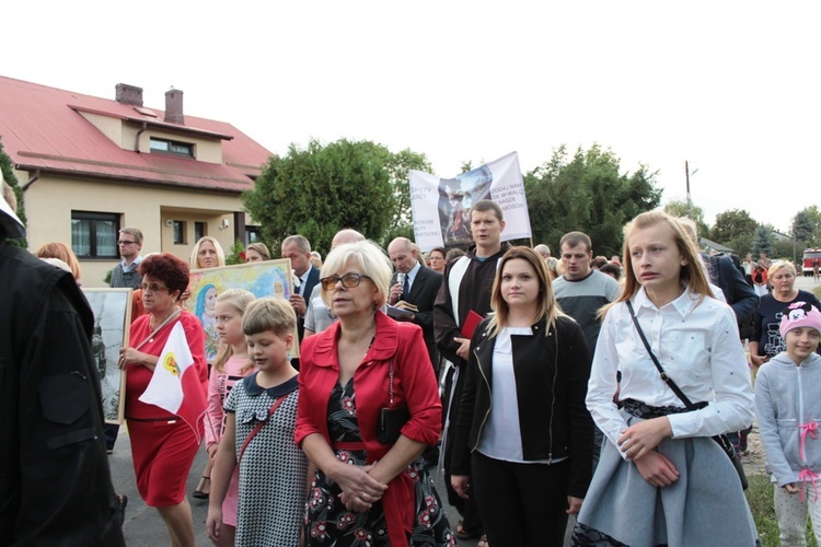 Powitanie ikony MB Częstochowskiej w Korabiewicach