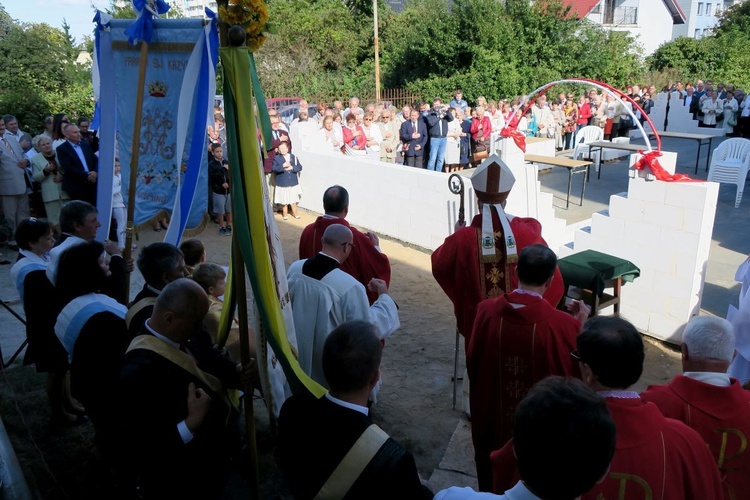 Uroczystość poświęcenia i wmurowania kamienia węgielnego w Gdyni-Witominie