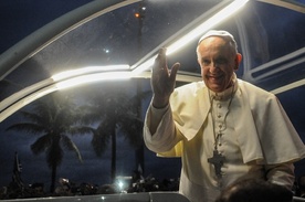 Papież: trzeba strzec światła wiary