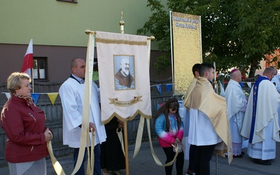 Powitanie MB Częstochowskiej w parafii św. o. Pio w Mszczonowie