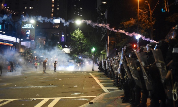 USA: 9 rannych, 44 zatrzymanych po zamieszkach w Charlotte