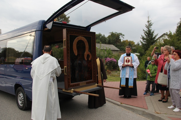 Powitanie ikony MB Częstochowskiej w Radziejowicach