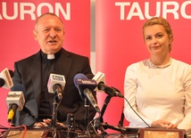 Ks. Władysław Pachota i Aleksandra Topor