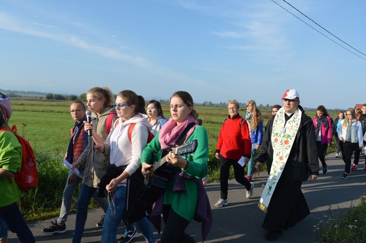 Pielgrzymka z Czarnego Dunajca do Nowego Targu cz.1