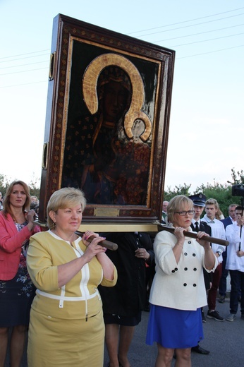 Powitanie ikony MB Częstochowskiej w Lutkówce