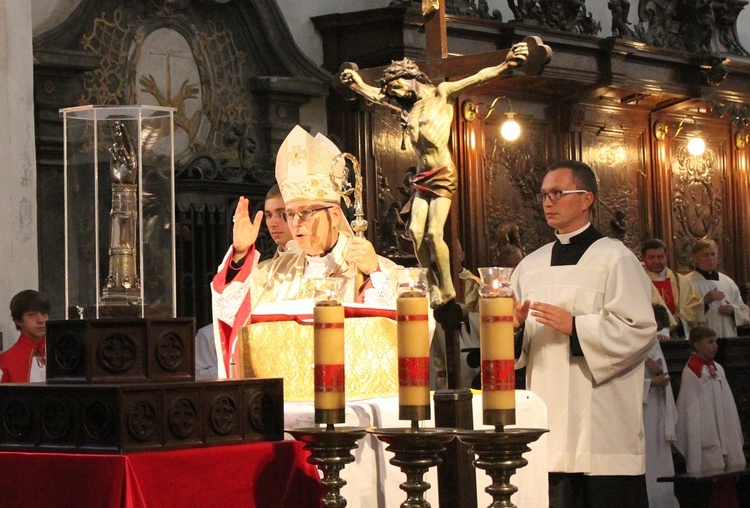 Procesja z relikwiami św. Stanisława i św. Doroty