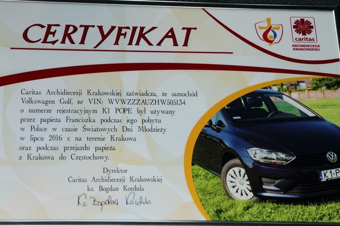 Papieskie volkswageny trafiły na licytację