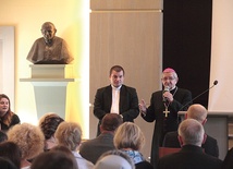 ▲	– ŚDM odkryły na nowo sens i potrzebę trwania we wspólnocie. Były one wyzwaniem roku też dla katechetów – mówił arcybiskup.