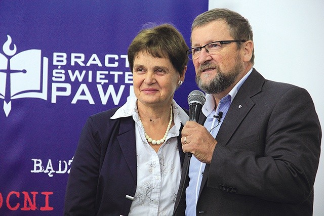 ▲	Jadwiga i Jacek Pulikowscy mają troje dzieci. Od ponad 30 lat pomagają małżeństwom przeżywającym kryzysy.